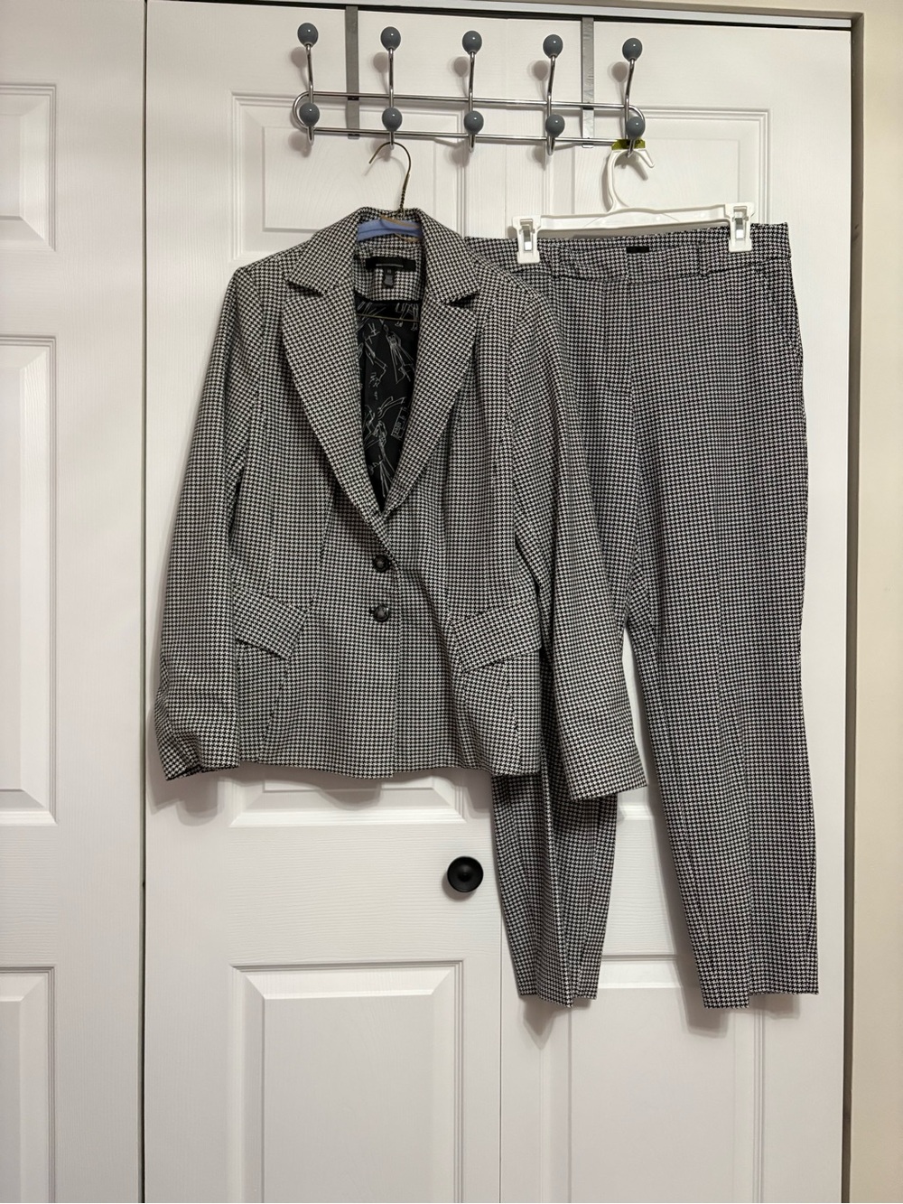 White House Black Market Black & White Houndstooth Women's Suit